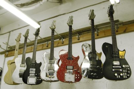 Manson Guitars – MuseWiki: Supermassive wiki for the band Muse